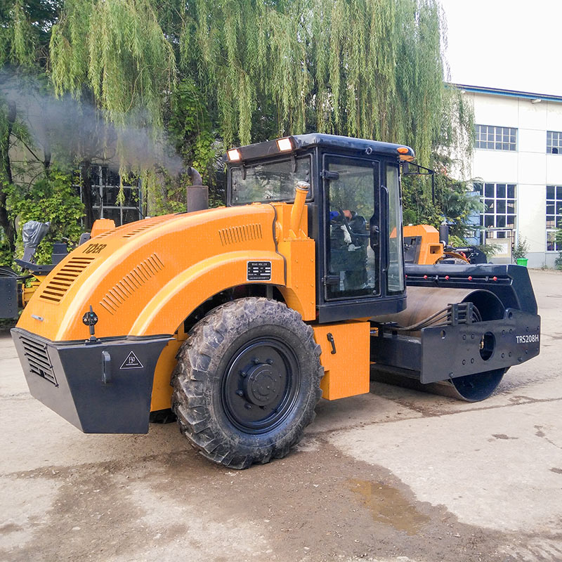 Roller 8 Ton dengan Mesin Turbocharger Cummins