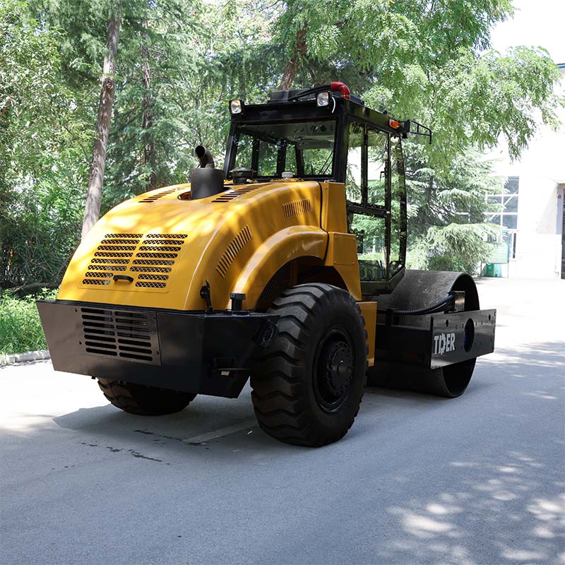 Roller Getar Drum Tunggal 12 Ton untuk Ketinggian Tinggi